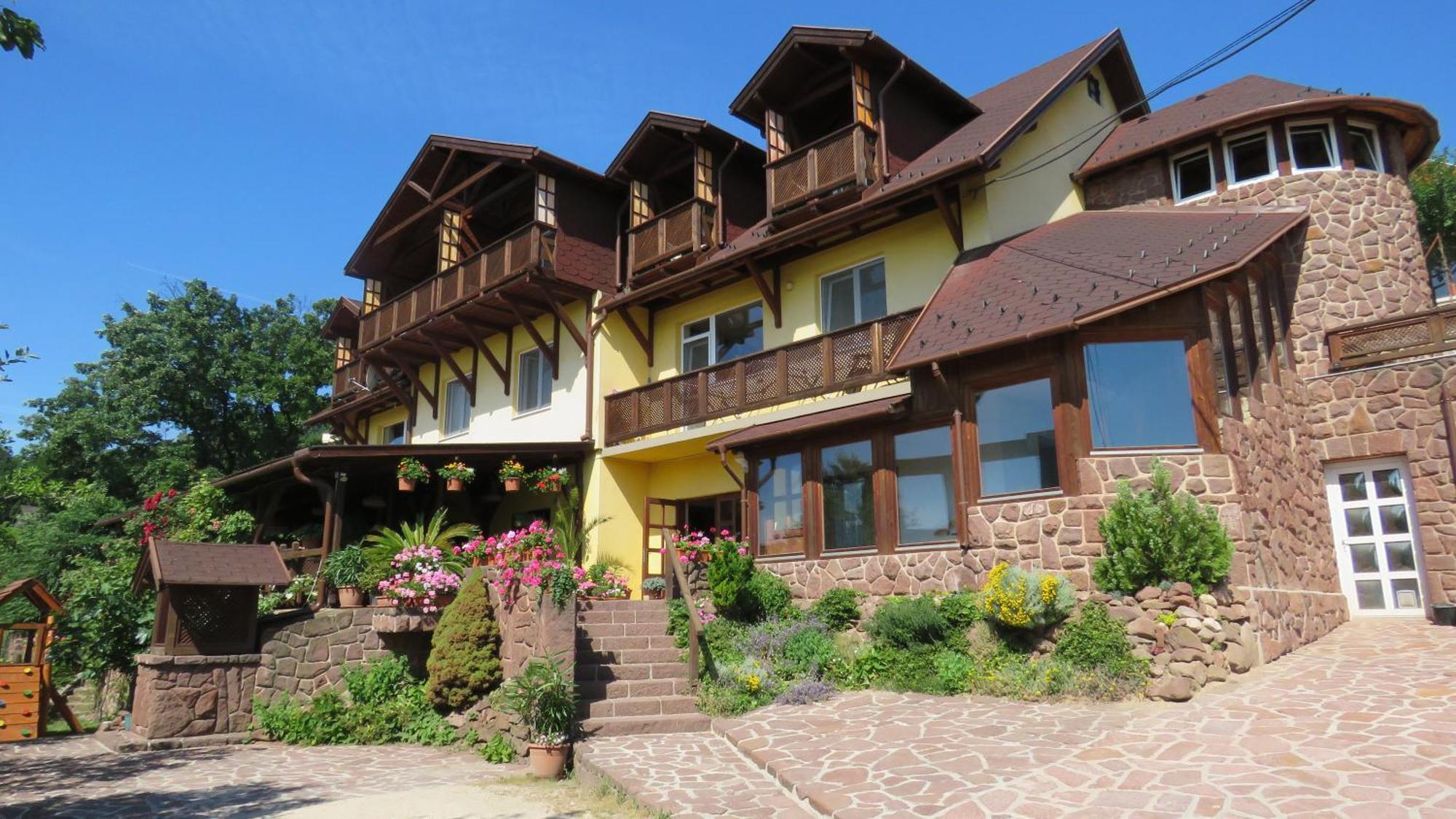 Hotel Prima Porta Vendeghaz Balatonalmádi Exterior foto